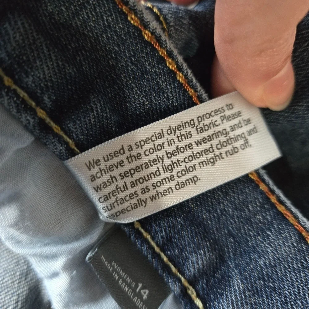 Eddie Bauer Boyfriend Fit Denim Blue Jeans Size 14 Casual‎ Stretch All Seasons - Picture 9 of 11